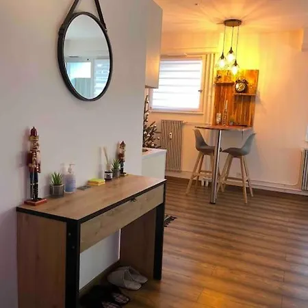 Grand Avec Jacuzzi Apartment