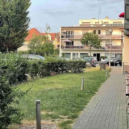 Διαμέρισμα Grand Lumineux En Plein De Coeur De *