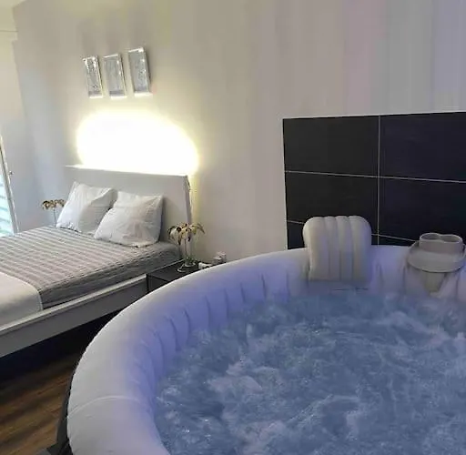 Grand Avec Jacuzzi Estrasburgo
